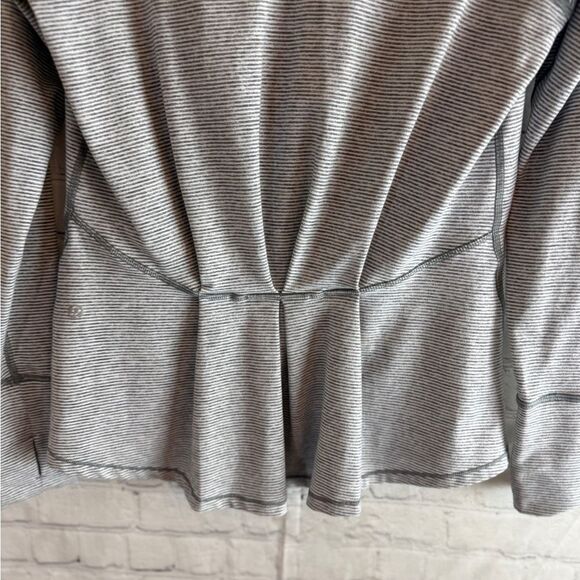 Lululemon Warm Your cored Stripped Long Sleeve Top Size Medium - Picture 8 of 11